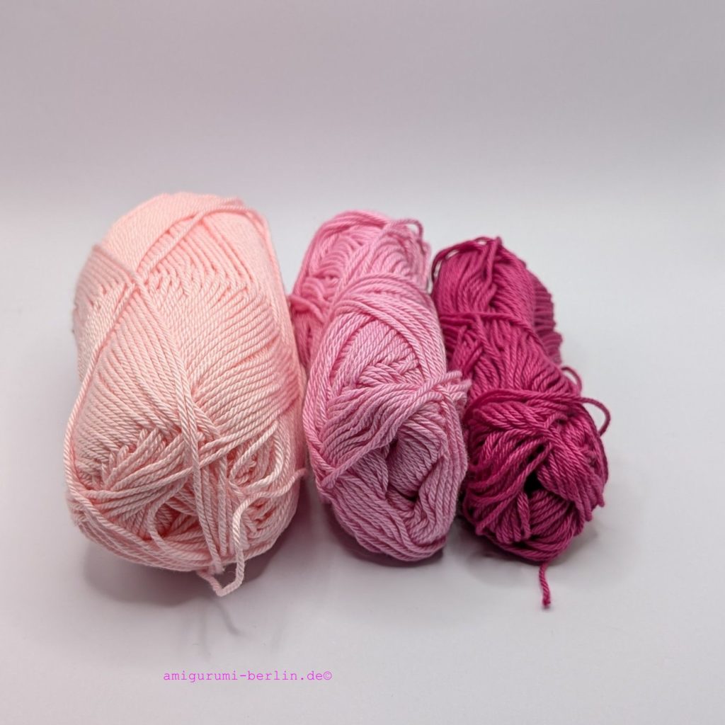 Garn in altrosa, pink und cyclam - Yarn in dusky pink, pink and cyclam