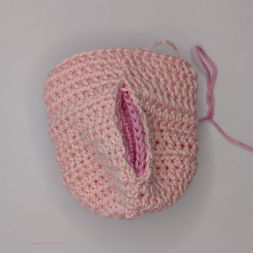 die fertige Scheide im Beutel - the finished vagina in the bag 